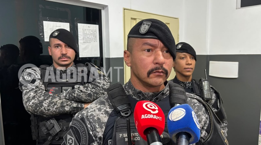 Imagem: sargentp bonifacio Adolescente de 16 anos é apreendido com maconha e pasta base de cocaína na Vila Canaã Imagem: sargentp bonifacio Adolescente de 16 anos é apreendido com maconha e pasta base de cocaína na Vila Canaã
