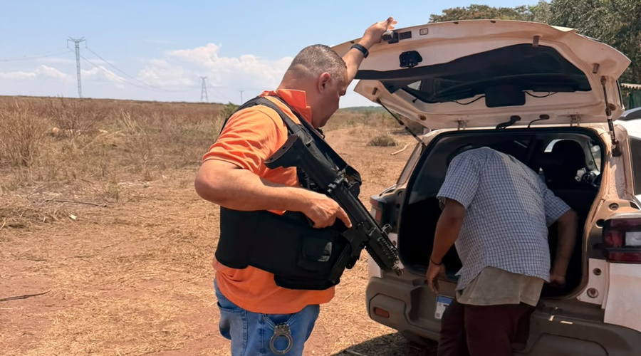 Imagem: tio preso jaciara Tio é preso por tortura e exploração sexual de sobrinhos adolescentes além maus-tratos a animais em Jaciara Imagem: tio preso jaciara Tio é preso por tortura e exploração sexual de sobrinhos adolescentes além maus-tratos a animais em Jaciara