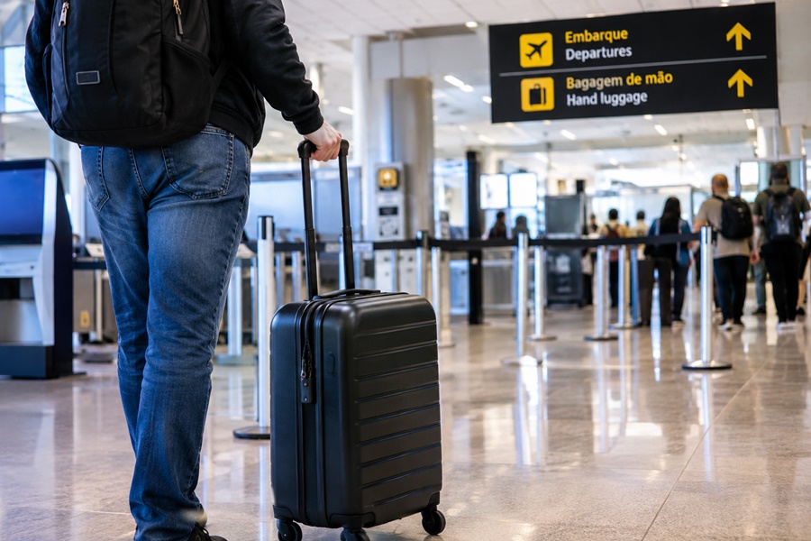 Imagem: EMBARQUE AEROPORTO Aeroportos terão regras mais rigorosas para vistoria de bagagens de mão; veja o que muda