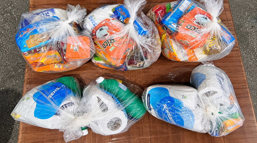 Imagem: Kits de Alimentos e Higiene na Mesa Homem tenta fugir da polícia, se esconde em área de mata e é preso com 101 porções de pasta-base de cocaína Imagem: Kits de Alimentos e Higiene na Mesa Homem tenta fugir da polícia, se esconde em área de mata e é preso com 101 porções de pasta-base de cocaína