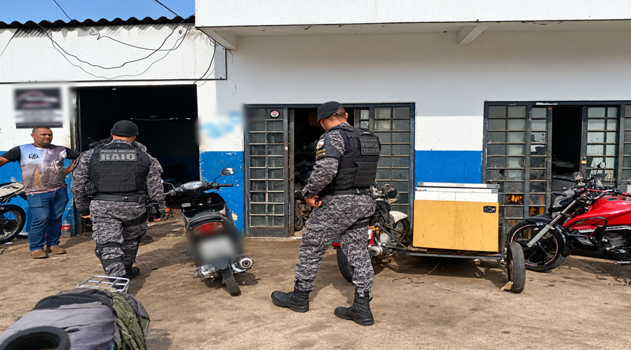 Imagem: Operacao Tatica em Oficina de Motos Fiscalização em oficina encontra quatro cães e levanta suspeita de maus-tratos em Primavera do Leste Imagem: Operacao Tatica em Oficina de Motos Fiscalização em oficina encontra quatro cães e levanta suspeita de maus-tratos em Primavera do Leste