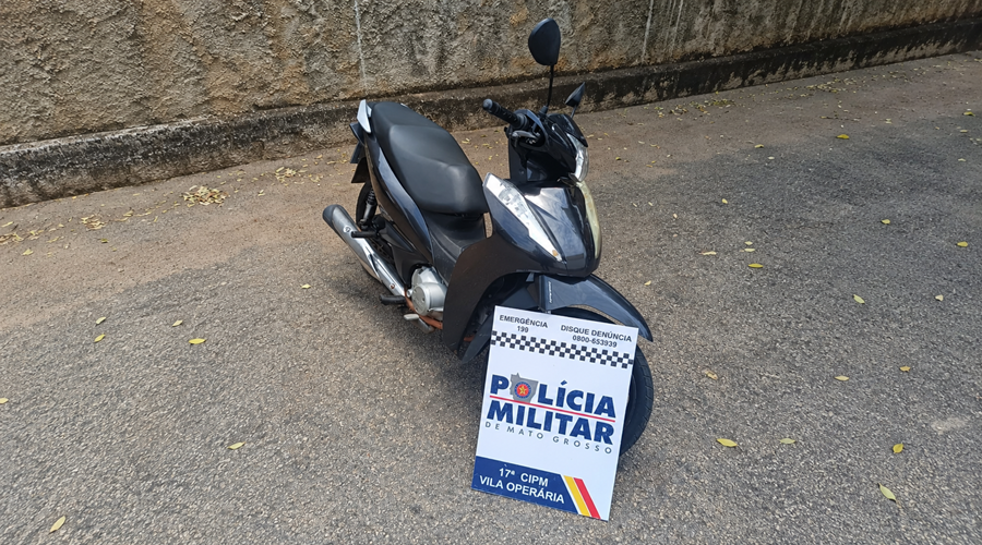 Imagem: Scooter e Placa da Policia Militar Motocicleta furtada em Cuiabá é localizada por câmeras e recuperada pela PM em Rondonópolis Imagem: Scooter e Placa da Policia Militar Motocicleta furtada em Cuiabá é localizada por câmeras e recuperada pela PM em Rondonópolis