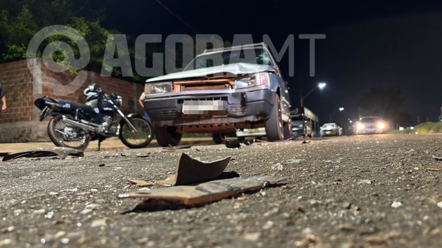 Imagem: Veiculos envolvidos no acidente no bairro Ana Carla Motociclista fica ferido após colisão com carro no bairro Ana Carla em Rondonópolis Imagem: Veiculos envolvidos no acidente no bairro Ana Carla Motociclista fica ferido após colisão com carro no bairro Ana Carla em Rondonópolis