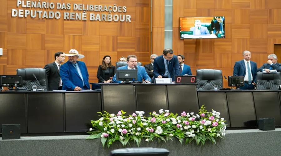 Imagem: almt ALMT aprova diretrizes do orçamento de 2027, com previsão de R$ 46,1 bilhões e RGA de 5,36% Imagem: almt ALMT aprova diretrizes do orçamento de 2027, com previsão de R$ 46,1 bilhões e RGA de 5,36%