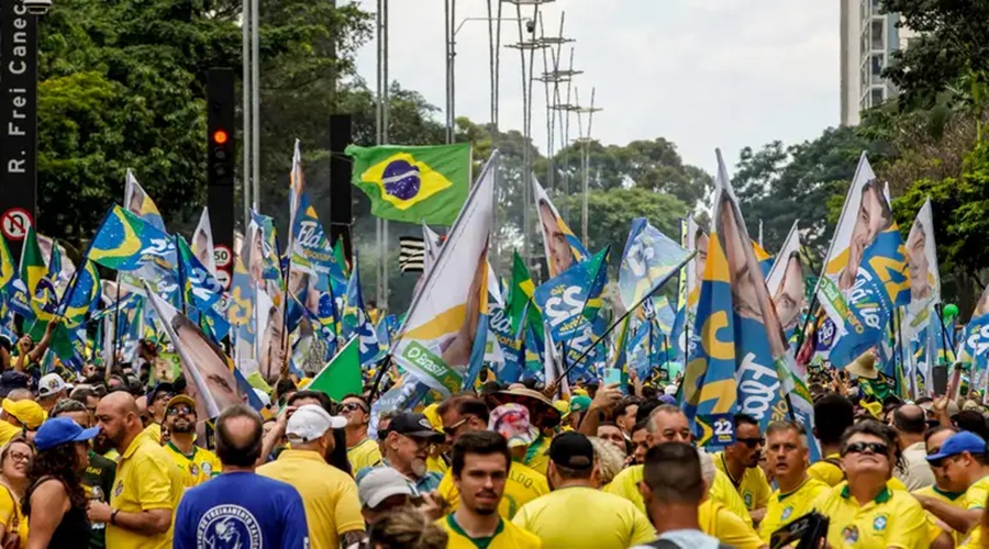 Imagem: ato flavio bolsonaro Direita organiza carreata em apoio a Flávio Bolsonaro em Rondonópolis na véspera do 2º turno Imagem: ato flavio bolsonaro Direita organiza carreata em apoio a Flávio Bolsonaro em Rondonópolis na véspera do 2º turno