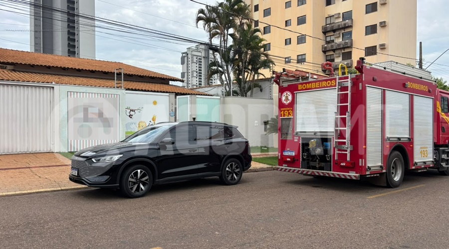 Imagem: fogo em bercario Princípio de incêndio em berçário mobiliza bombeiros e provoca retirada de crianças em Rondonópolis