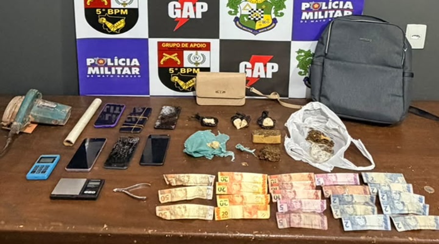 Imagem: materiais apreendidos gap Mulher com mandados de prisão por furto é flagrada vendendo drogas para dois indivíduos na Vila Rondon Imagem: materiais apreendidos gap Mulher com mandados de prisão por furto é flagrada vendendo drogas para dois indivíduos na Vila Rondon
