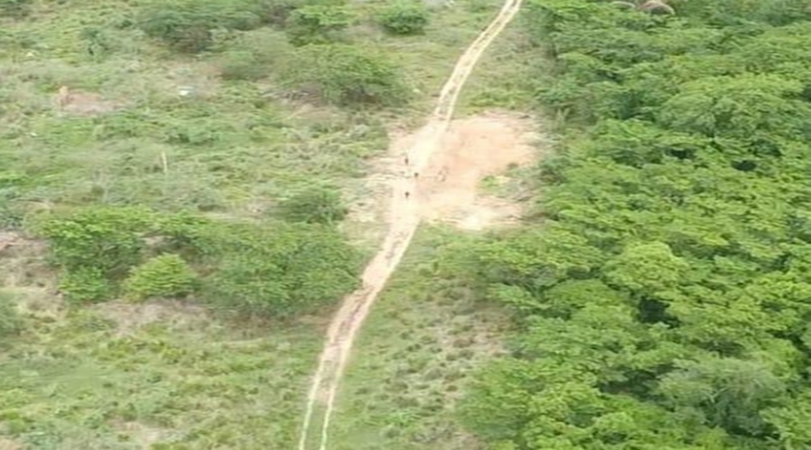 Imagem: ocupacao irregular cba Nove homens são presos após denúncia de invasão e desmatamento em área rural em Cuiabá Imagem: ocupacao irregular cba Nove homens são presos após denúncia de invasão e desmatamento em área rural em Cuiabá